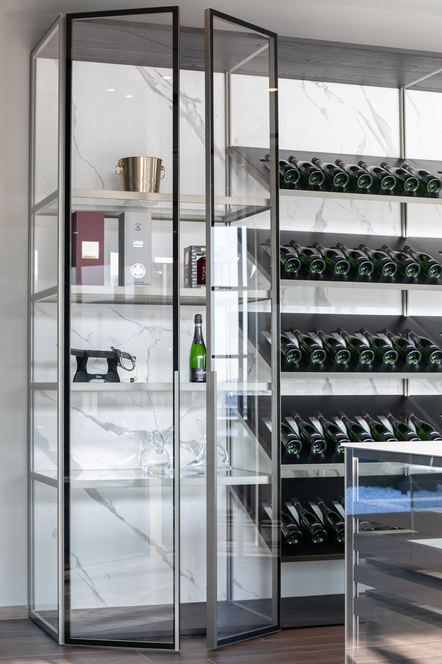 AluminumXDesign showroom — aluminum profile display